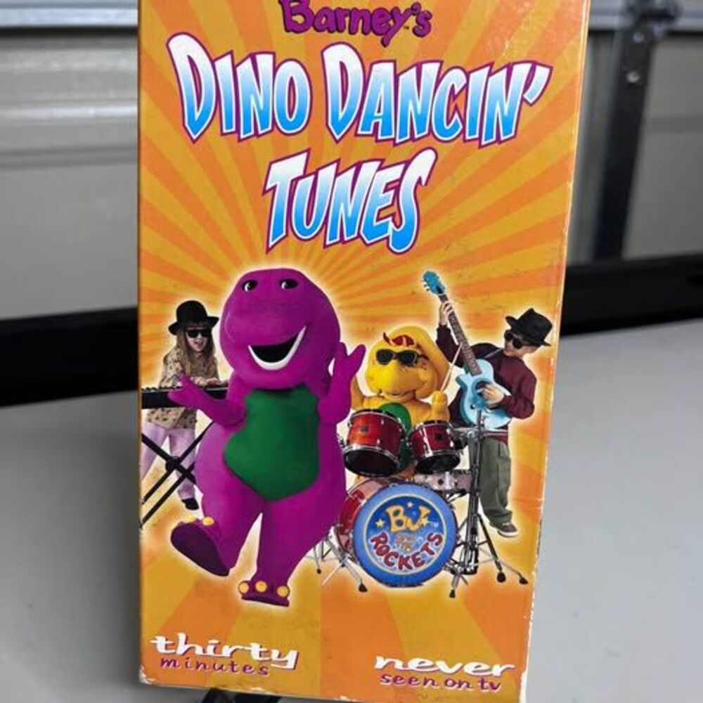 Barney's Dino Dancin' Tunes VHS